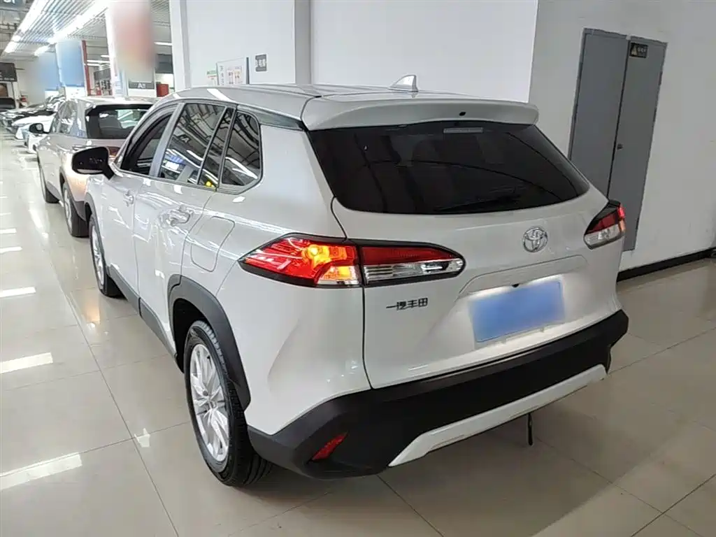 Toyota Corolla Cross 2023 2.0L Elite Edition фото 5