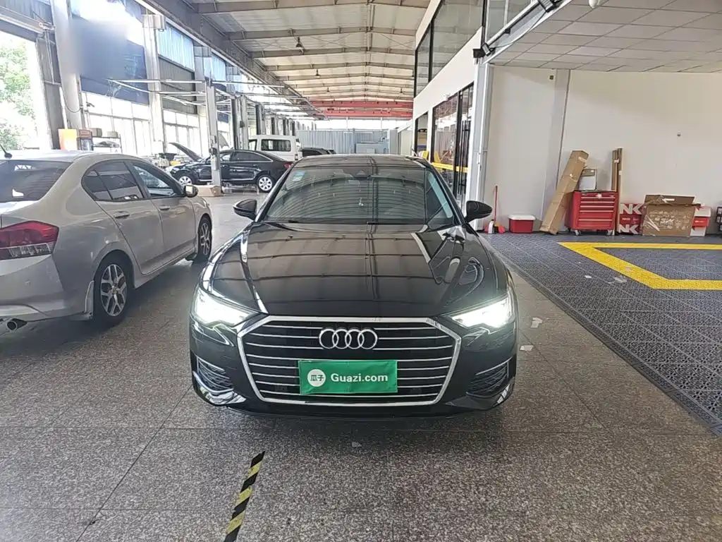 Фото 3 - Audi A6L