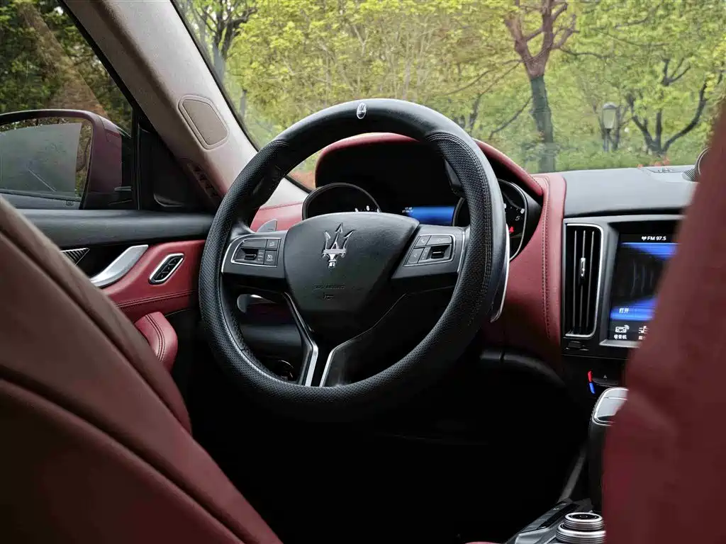 Maserati Levante 2016 3.0T Standard фото 19