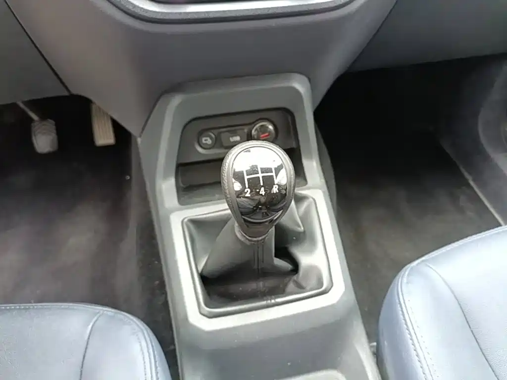 Wuling Motors Wuling Journey 2023 2021 1.5L Pioneer LAR