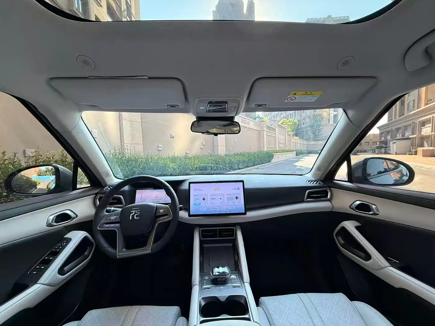 BYD Yuan UP 2024 401KM Surpass Edition фото 4