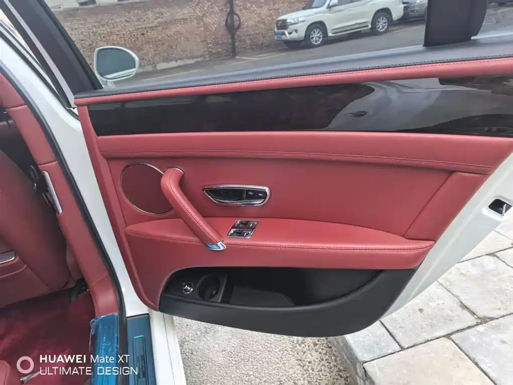 Фото 7 - Bentley Flying Spur