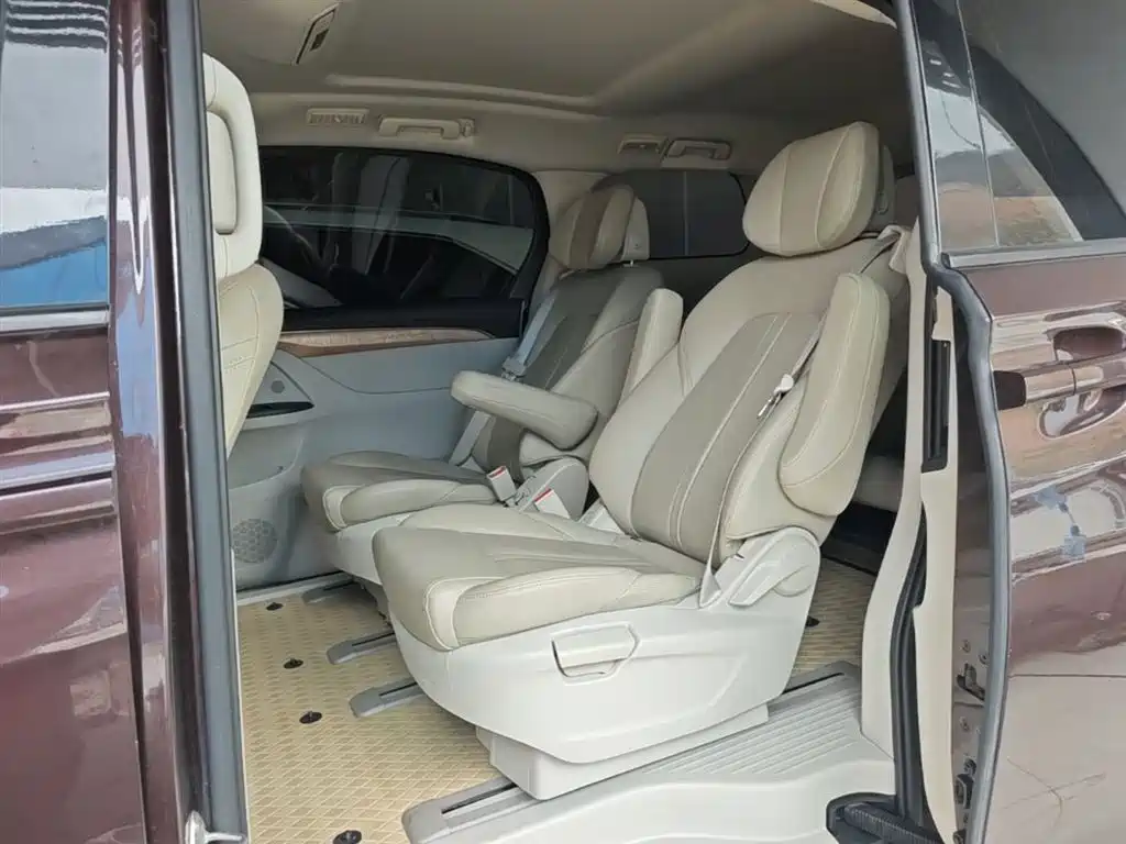Buick GL8 2017 ES 28T Comfort Type China V фото 17