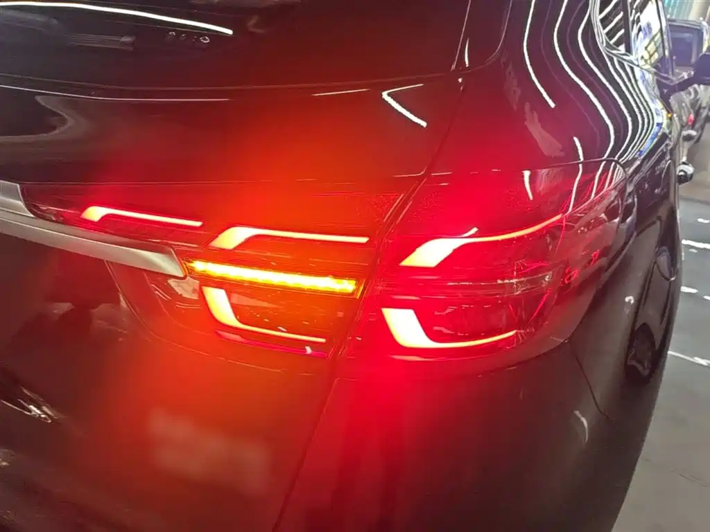 Hongqi HS5 2022 2.0T Smart Connect Premium Edition фото 8