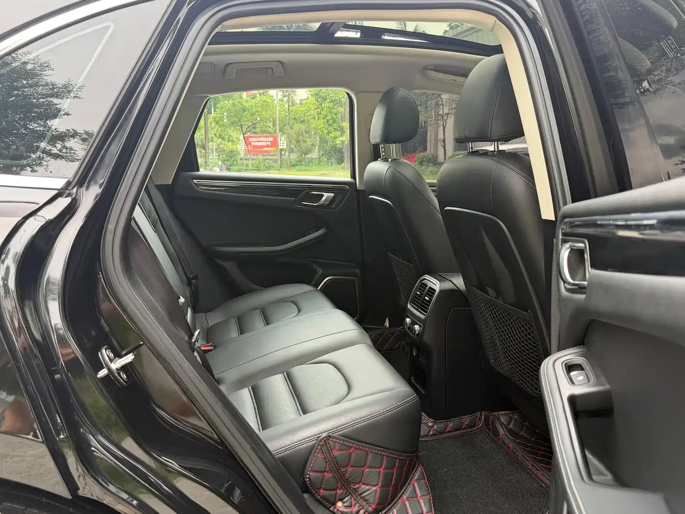 Фото 12 - Zotye SR9