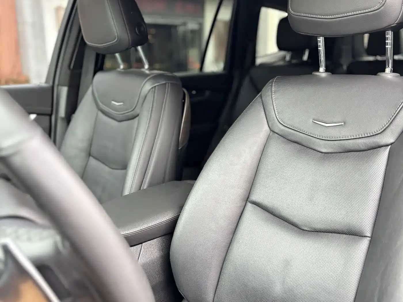 Photo 5 - Cadillac XT6