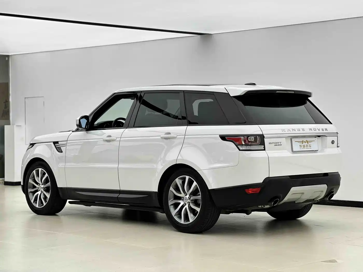 Land Rover Range Rover Sport 2015 3.0 SC V6 HSE фото 3