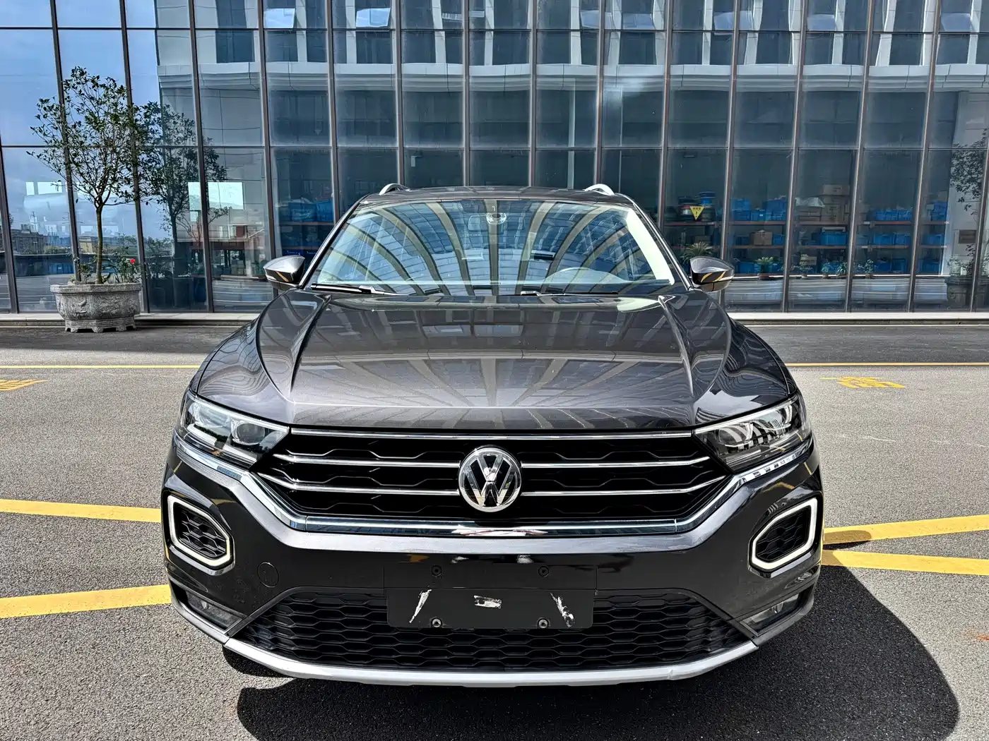 Photo 2 - Volkswagen T-ROC