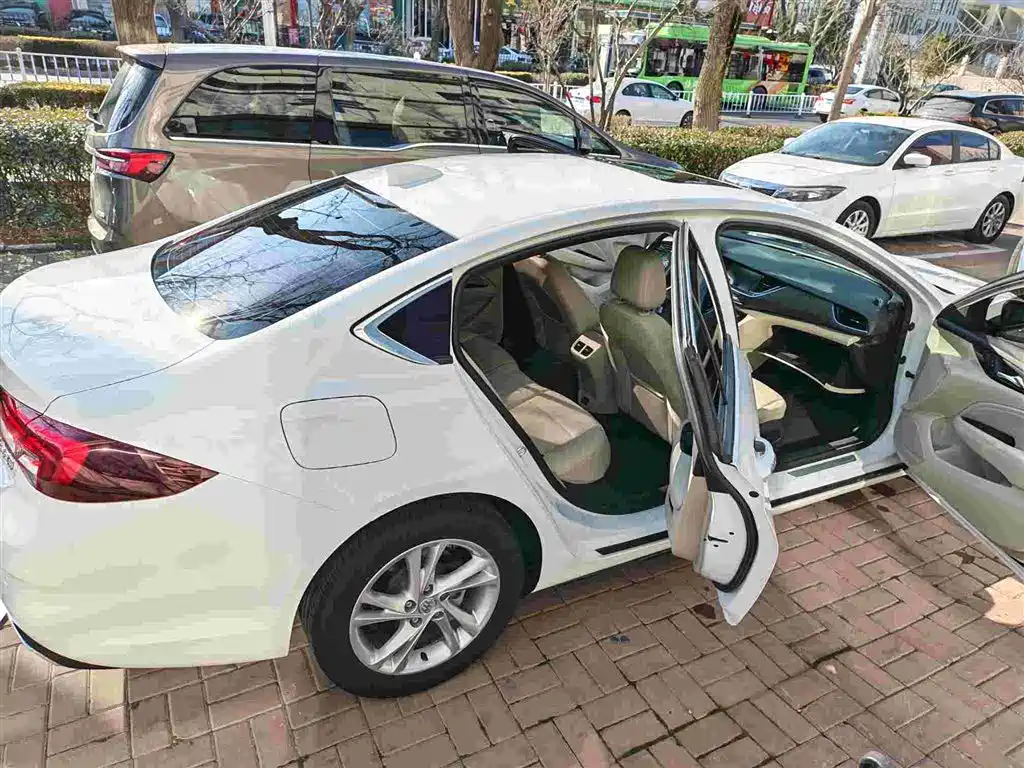 BUICK REGAL