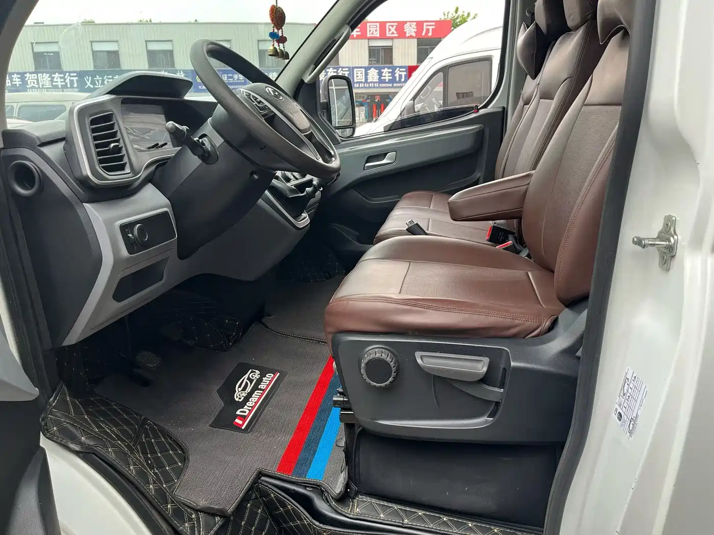 SAIC Maxus Xintu V80 2021 2.0T Manual Classic Aoyuntong 139PS Medium Wheelbase Medium Roof 6/7/8/9 Seater фото 3