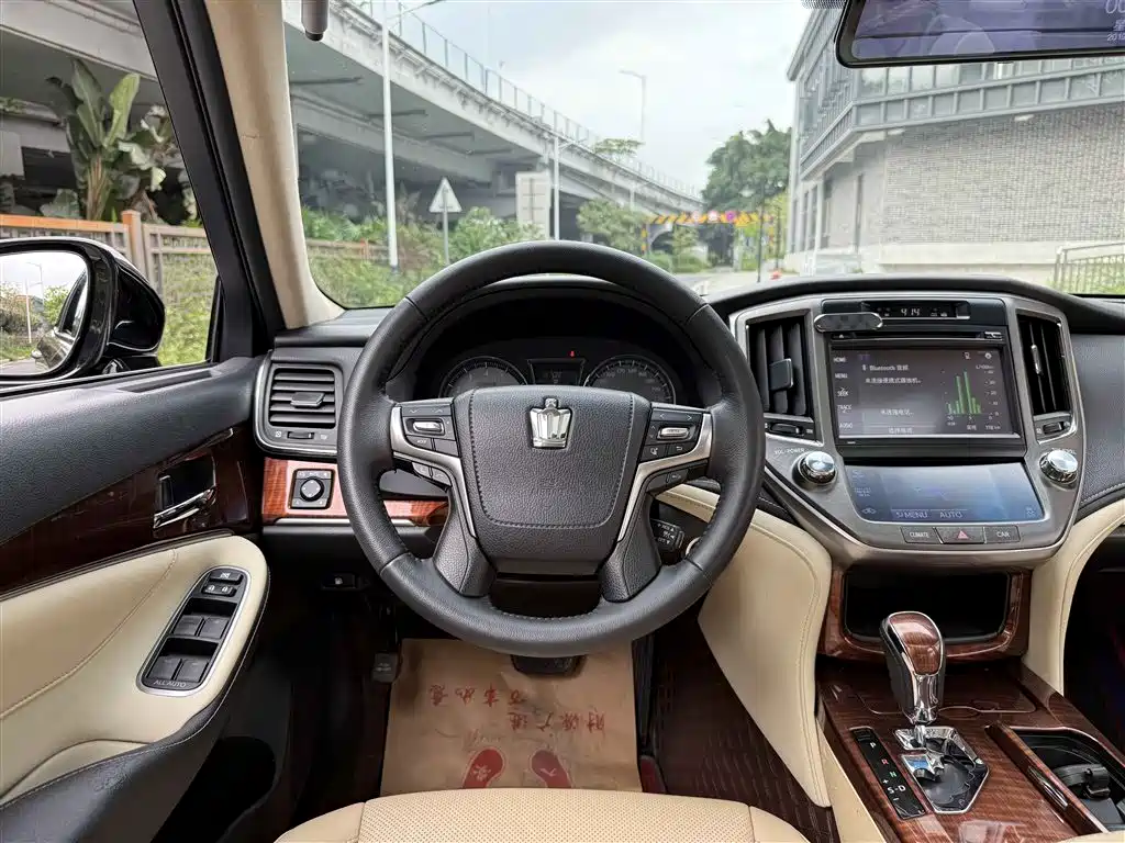 Toyota Crown 2015 2.0T Fashion фото 9