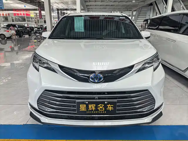 Toyota Sienna 2023