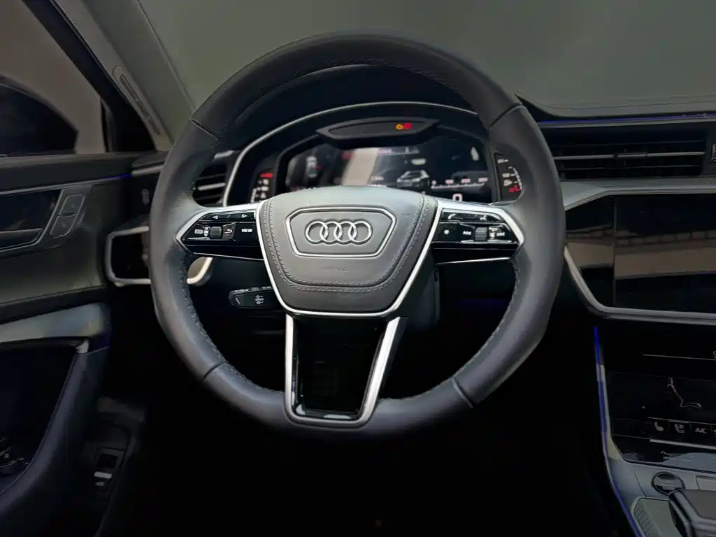 Фото 9 - Audi A6L
