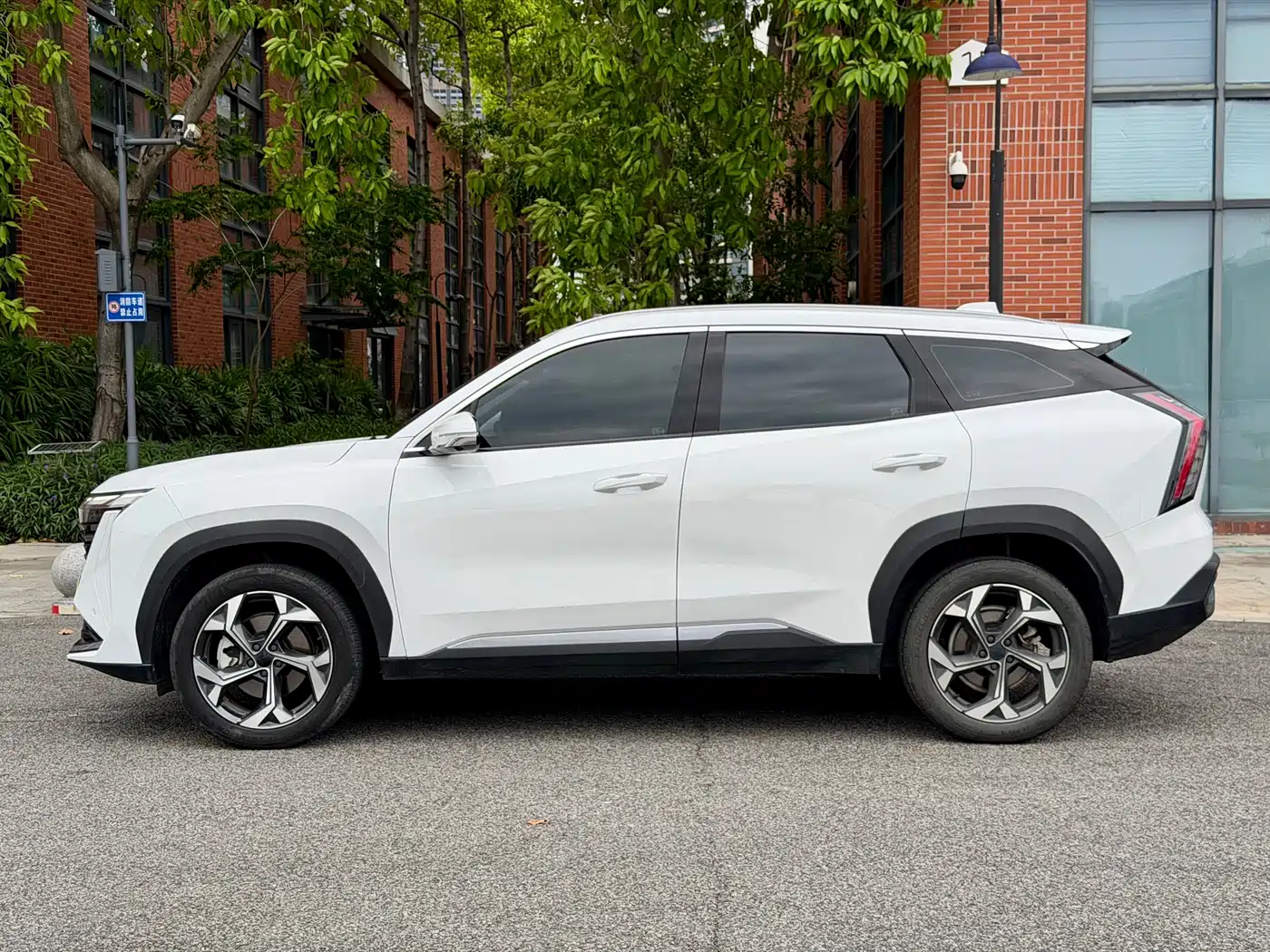 GEELY AUTOMOBILE BOYUE L