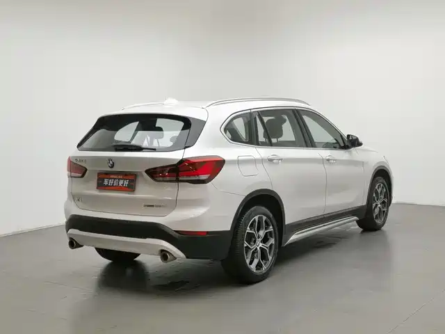 BMW X1 2020 sDrive25Li Leading Model — фото 2