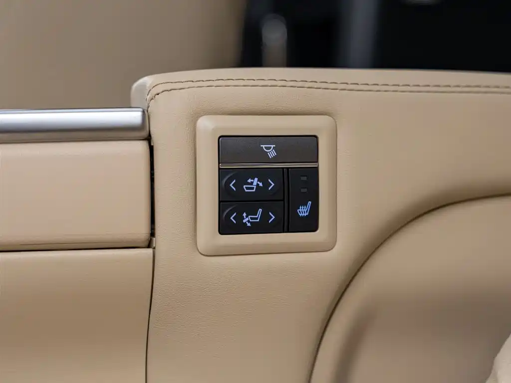 Toyota Alphard 2021 Hybrid 2.5L Luxury фото 22
