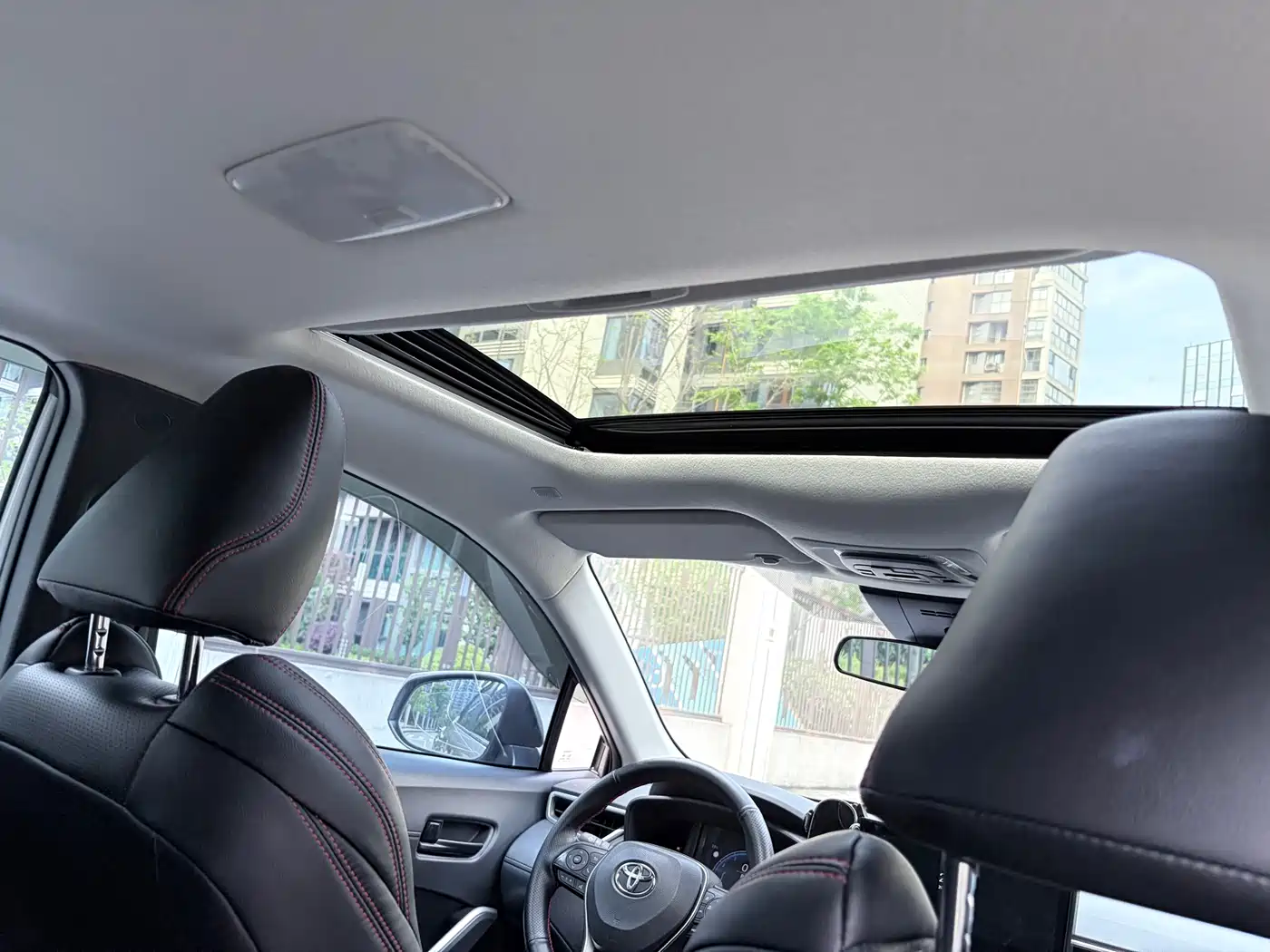 Toyota Frontlander 2023 2.0L CVT Leading Edition фото 18