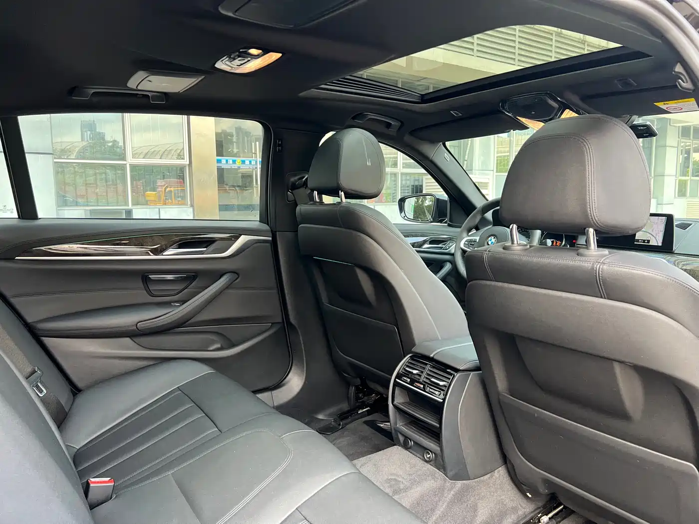 BMW 5 Series 2018 525Li M Sport Package фото 9