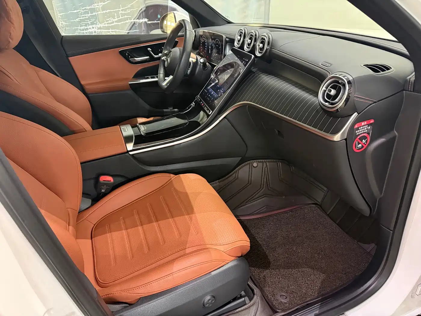 Mercedes-Benz GLC 2024 GLC 260 L 4MATIC Luxury 5-seater фото 4