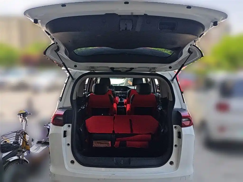 GAC Trumpchi Trumpchi M6 2021 270T DCT Luxury Edition (7-Seater) фото 10