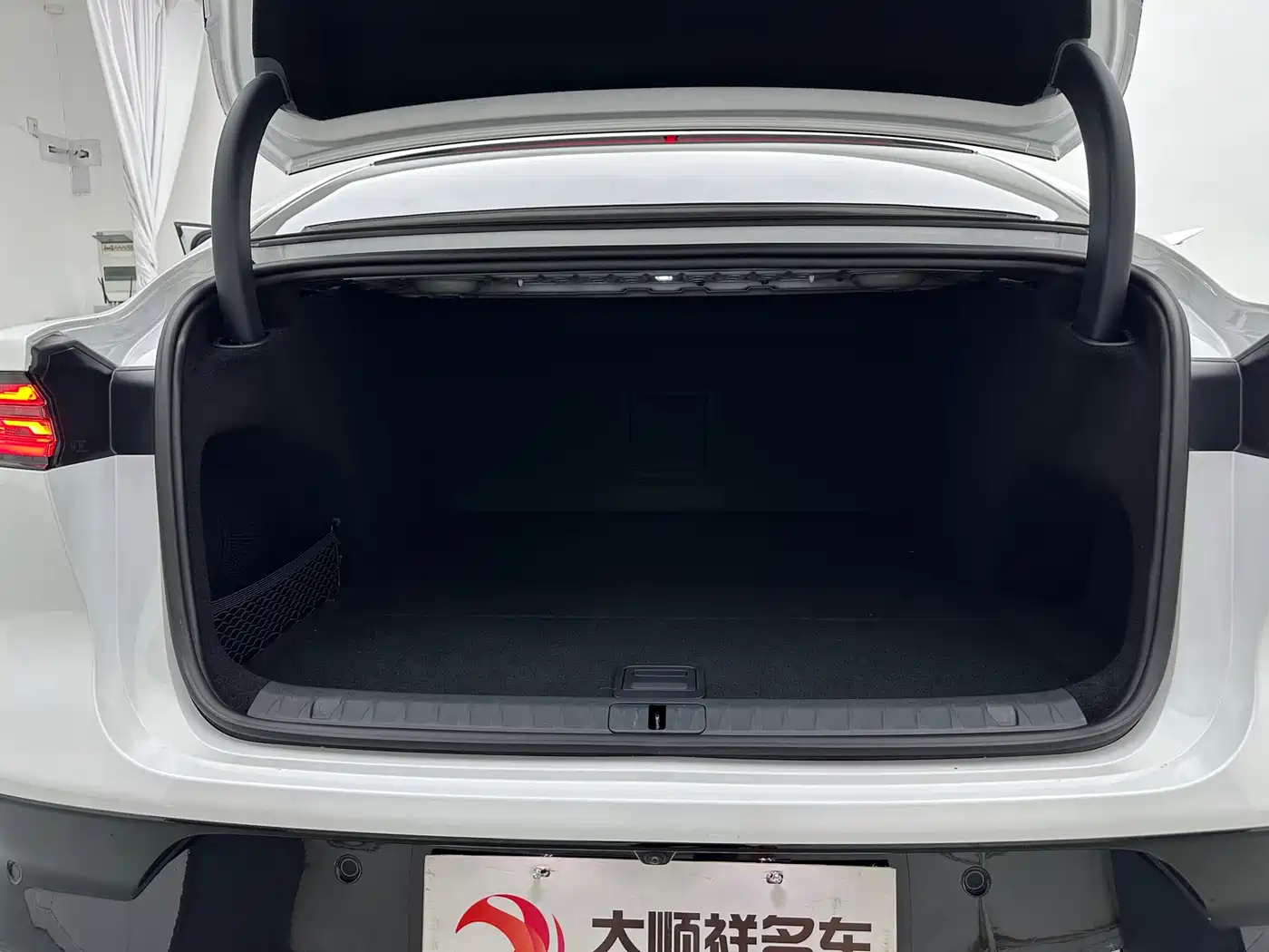Voyah Auto VOYAH Zhuiguang 2024 PHEV AWD Ultra Long Range Flagship фото 6
