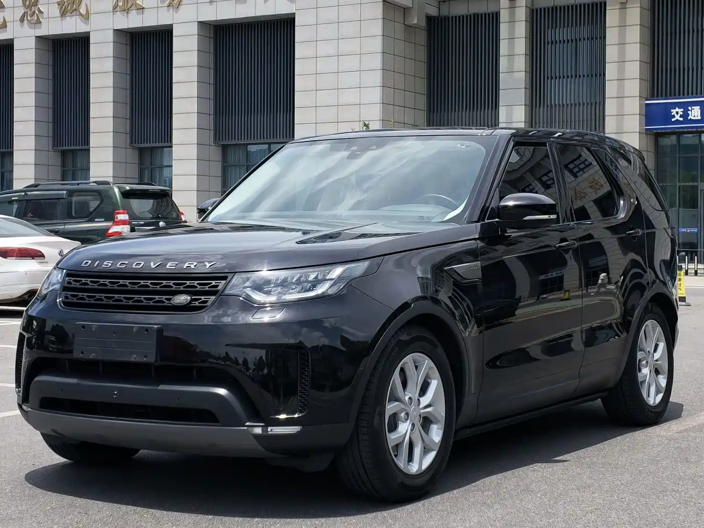 Фото 1 - Land Rover Discovery