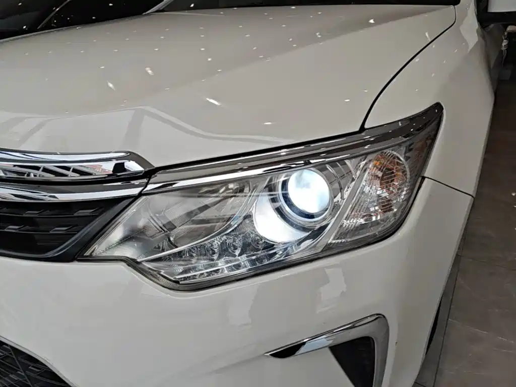 Photo 24 - Toyota Camry