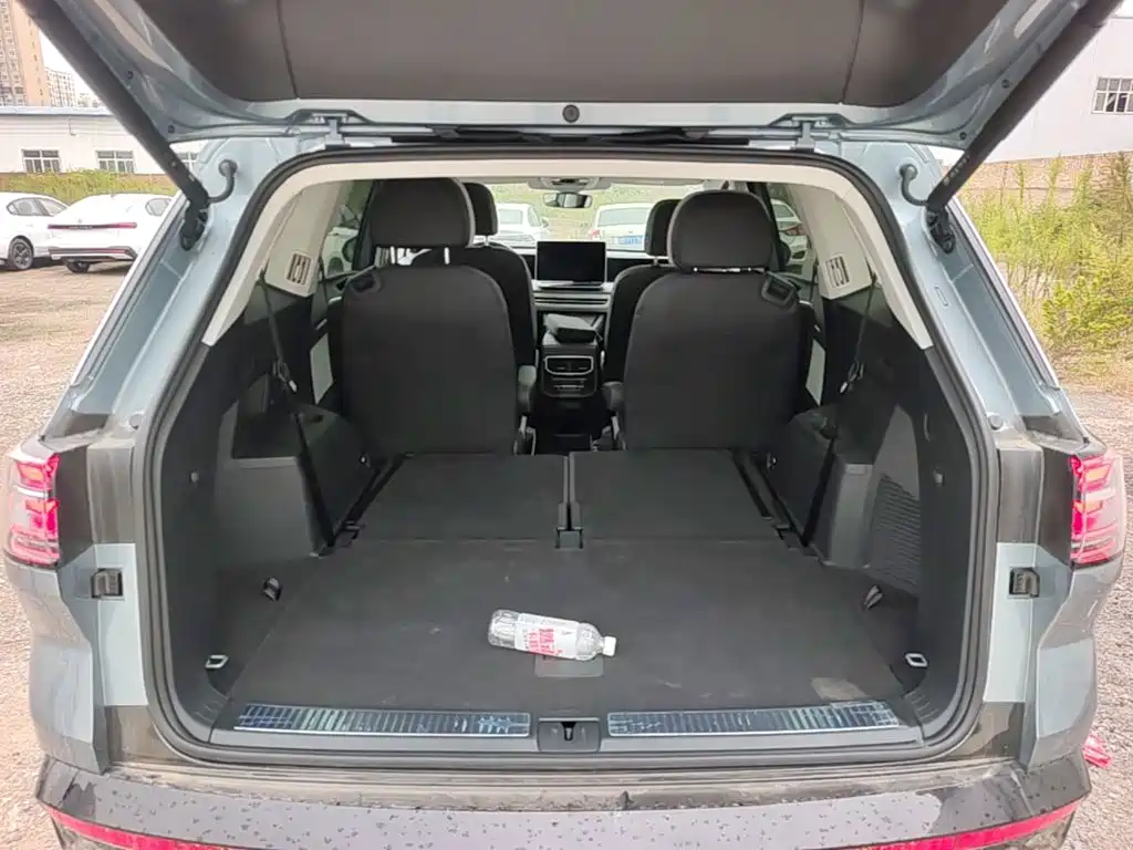 صورة 15 - Volkswagen Talagon