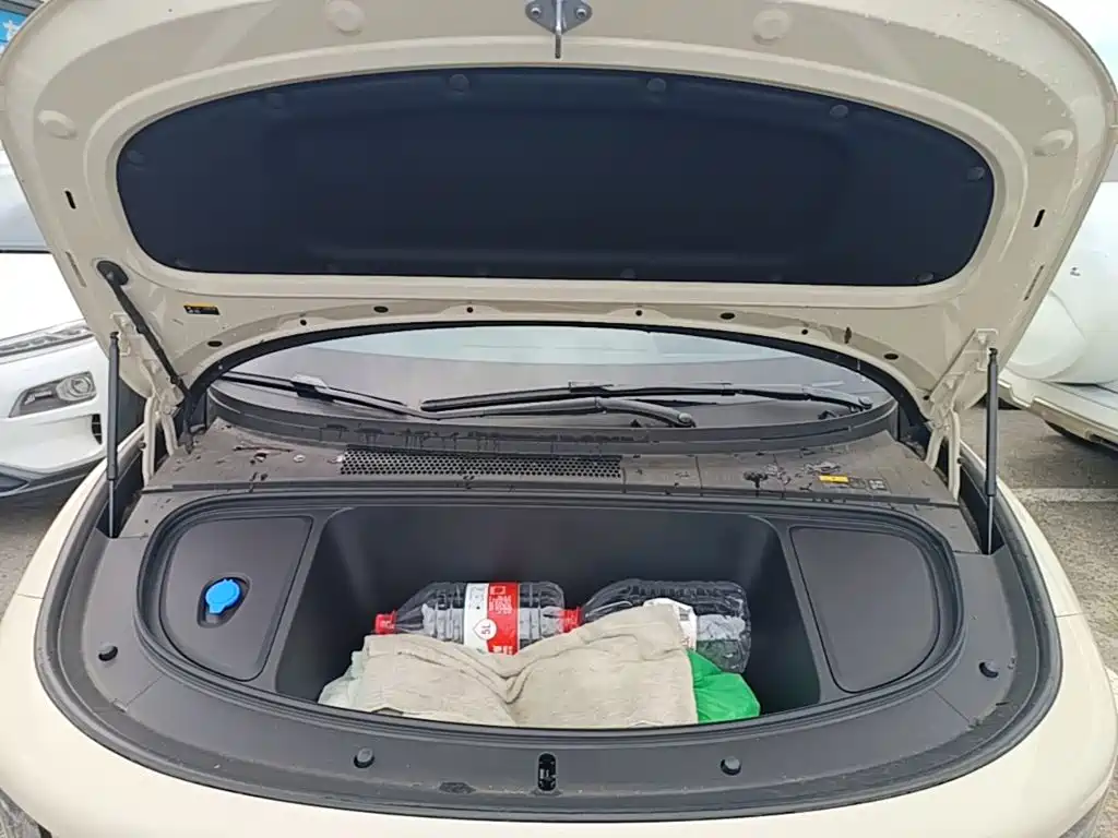 Li Auto i6 2026 2025 4WD Base Model