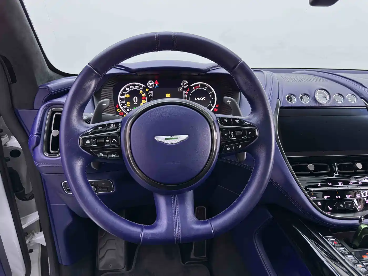 Aston Martin DBX 2022 2020 4.0T V8