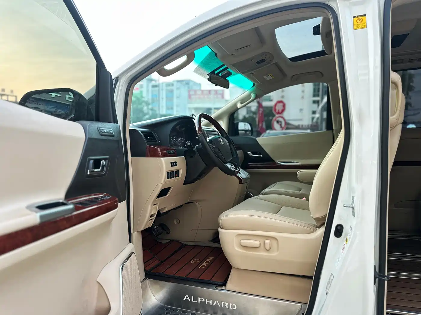 Toyota Alphard 2011 3.5L Luxury Edition фото 7