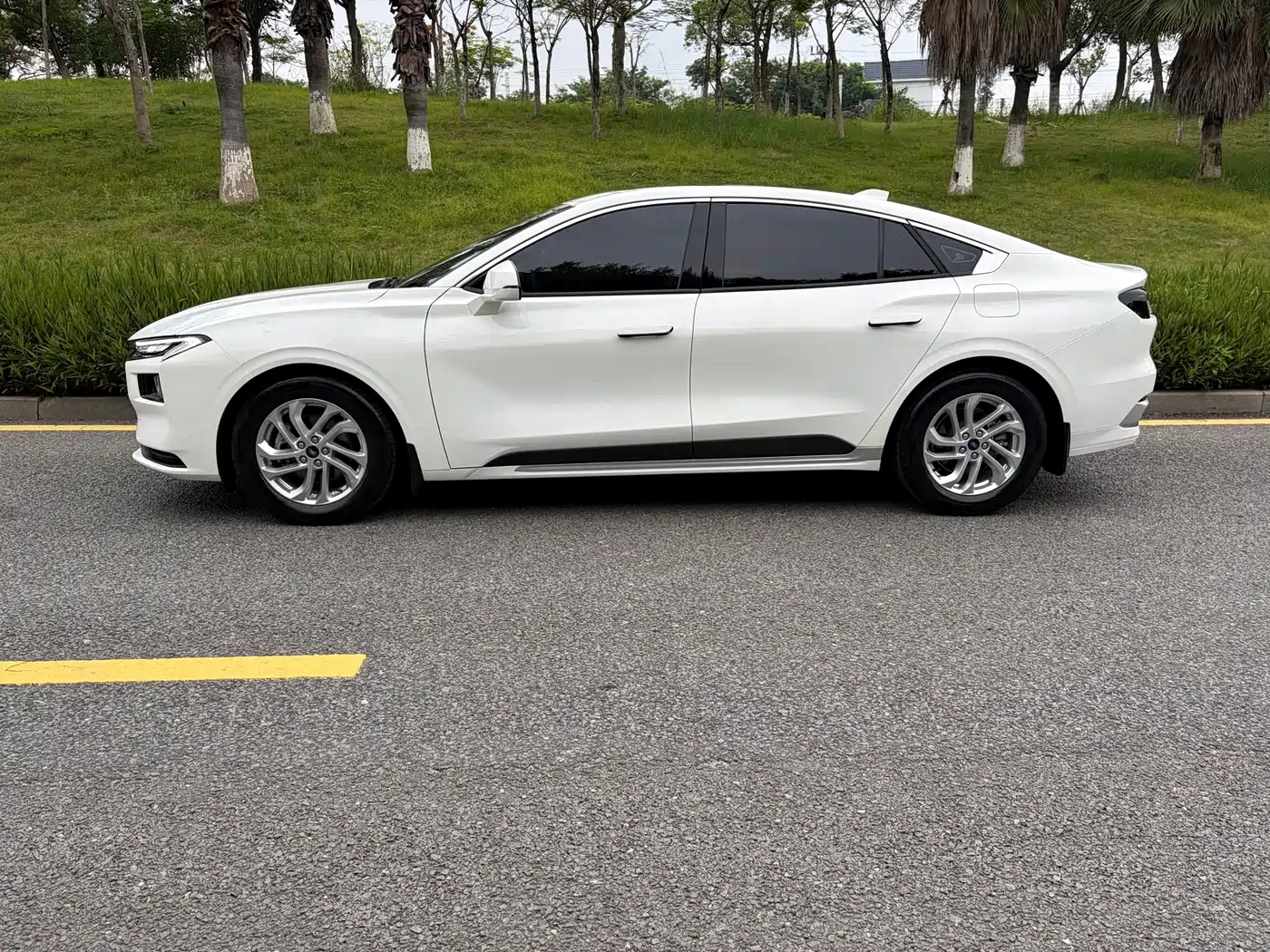 Ford Mondeo 2024 2023 EcoBoost 180 Elegance