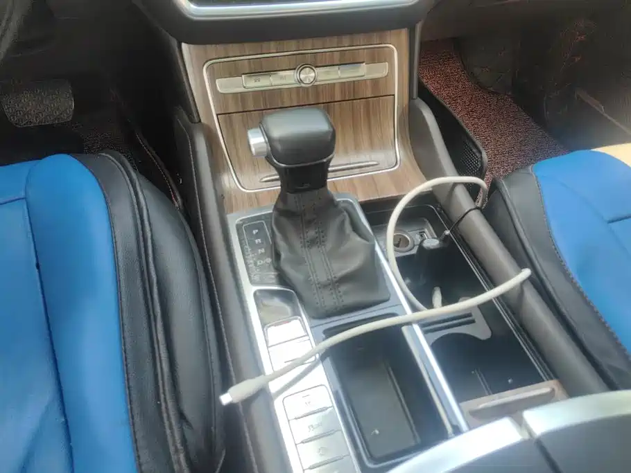 Roewe RX8 2018 2018 30T Smart Internet 2WD Flagship Edition