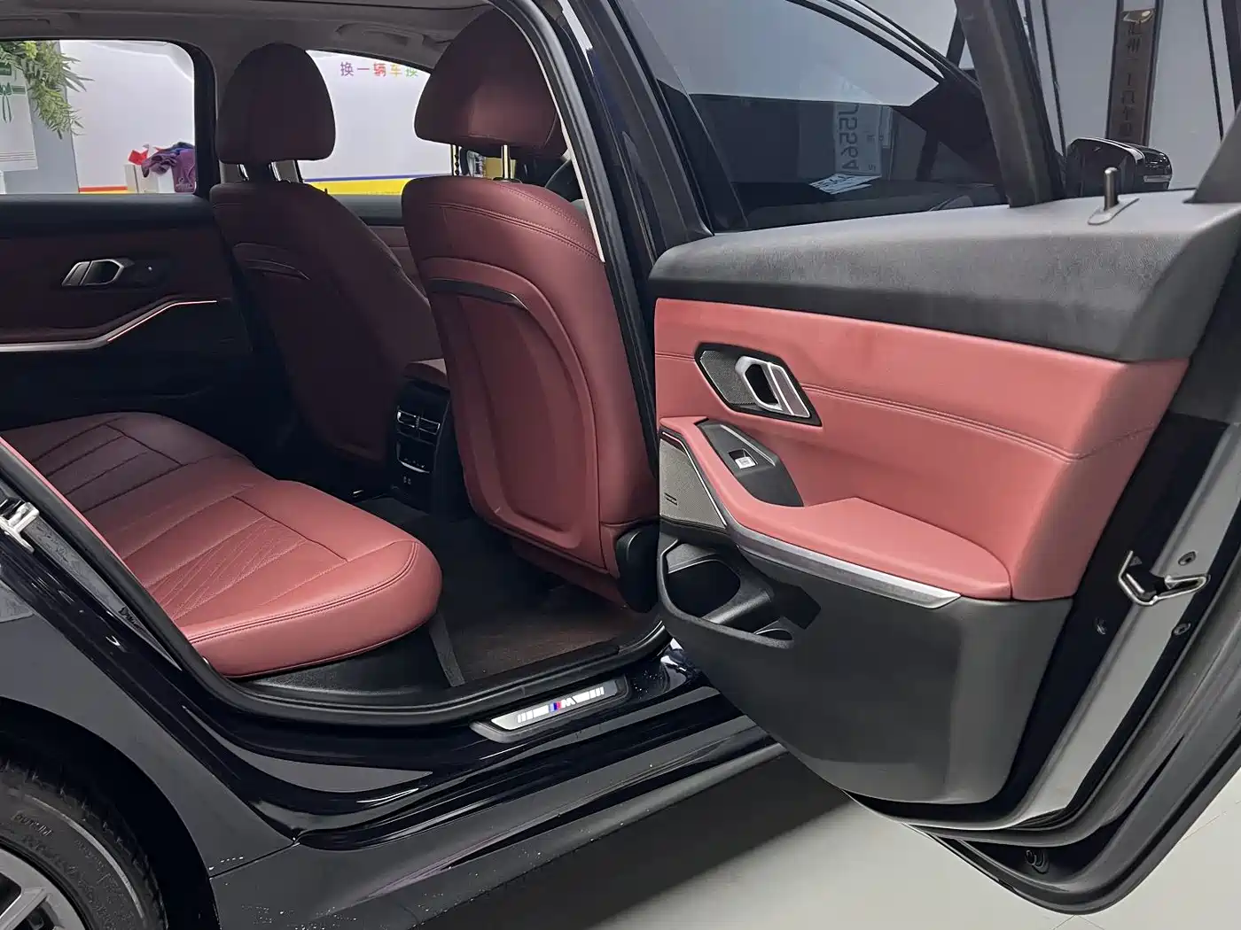 BMW 3 Series 2024 325Li M Sport Shadowline Package фото 6