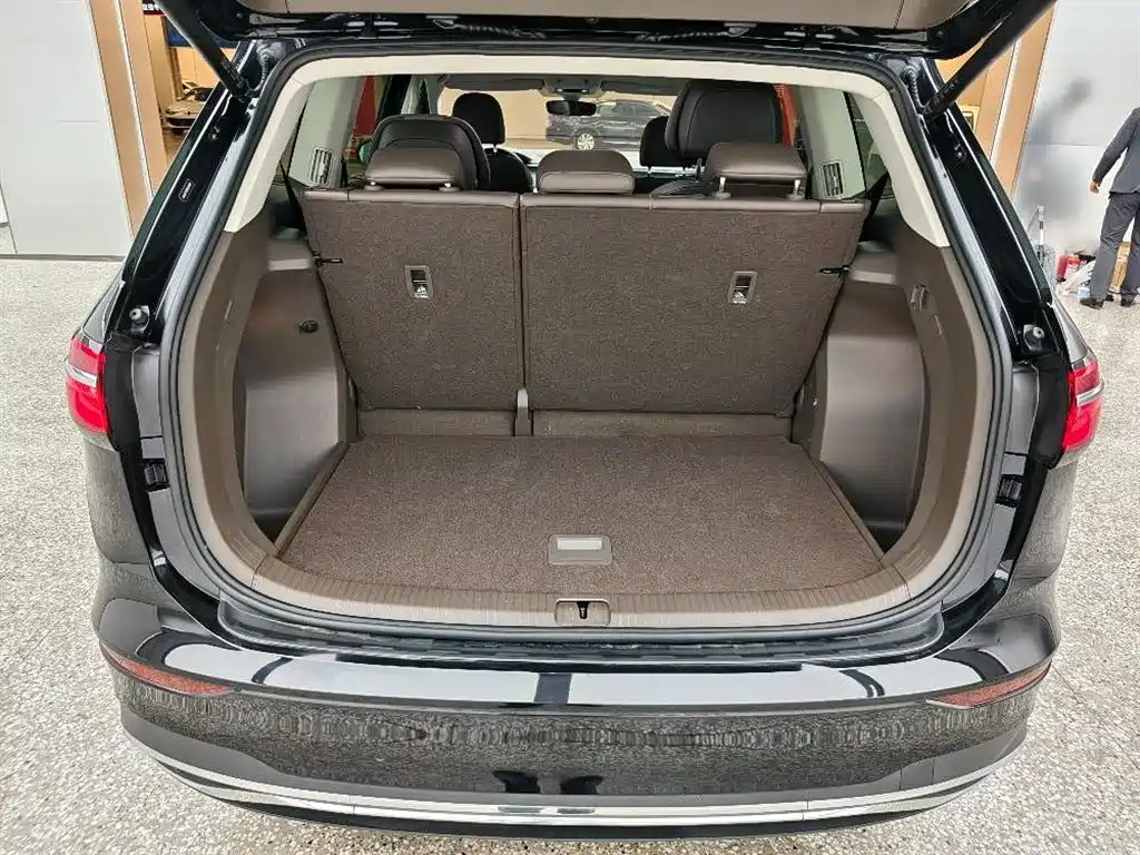 Volkswagen Viloran 2024 380TSI Executive Edition фото 10