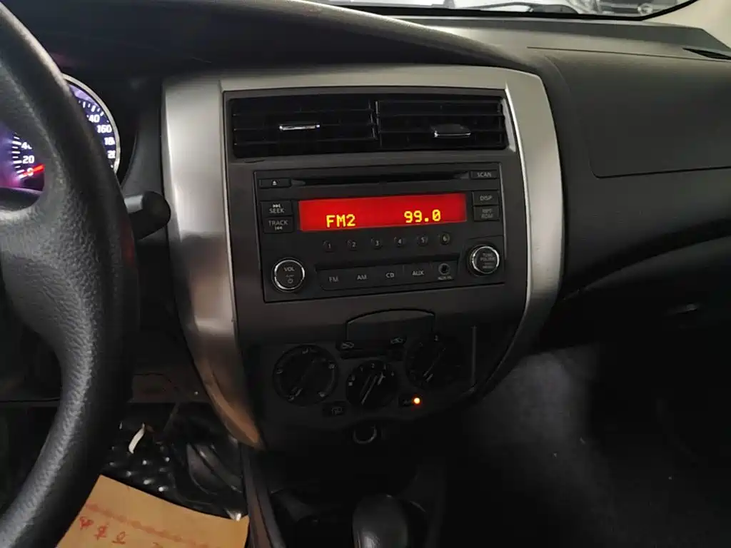 Nissan Livina 2014 2013 Sporty 1.6XV CVT Luxury