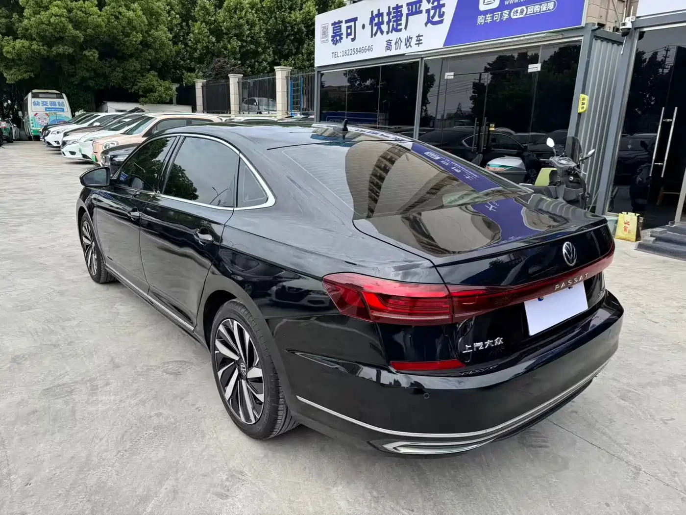 Volkswagen Passat 2022 330TSI Starlight Elite Edition фото 4