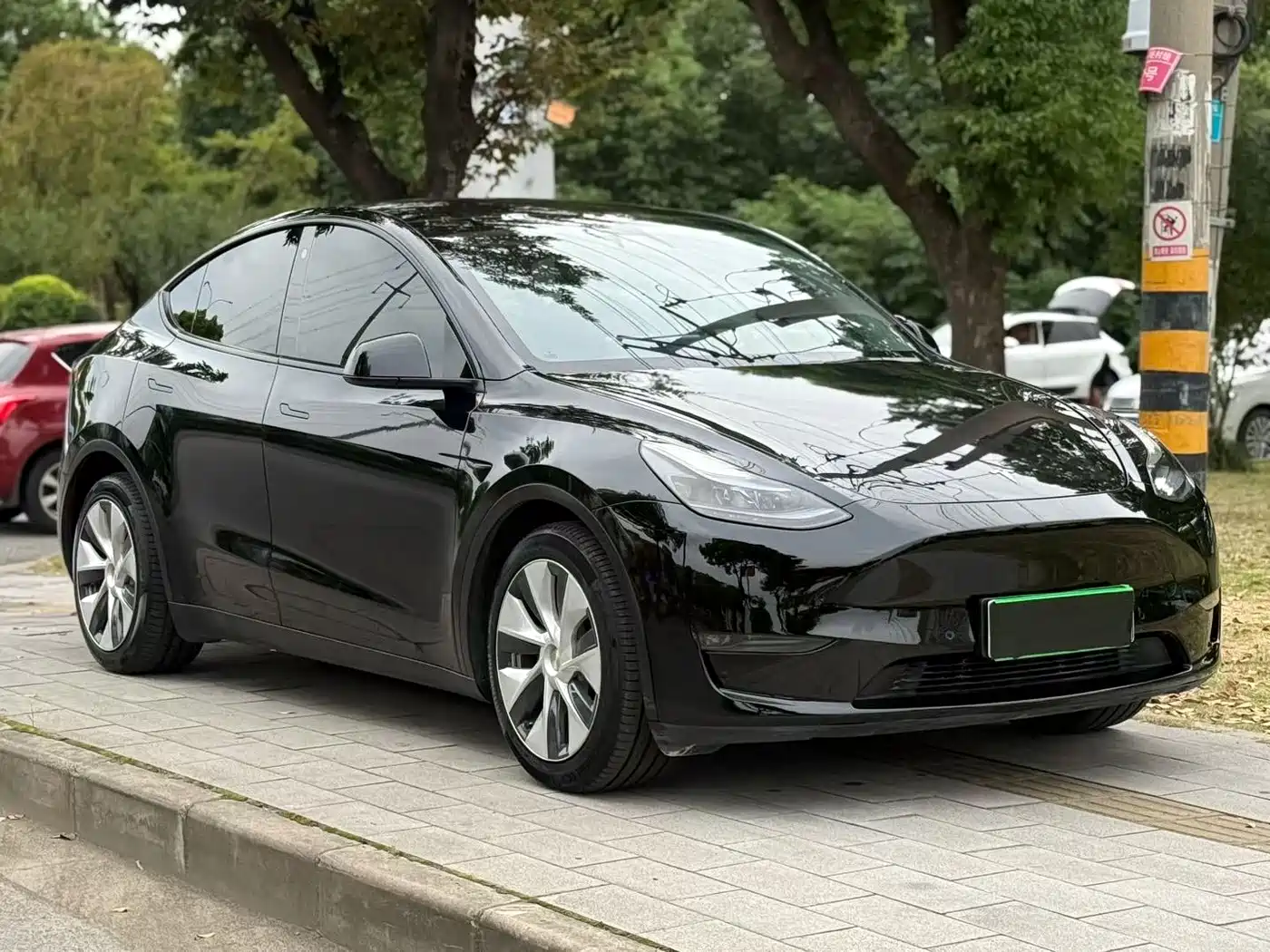Фото 3 - Tesla Model Y