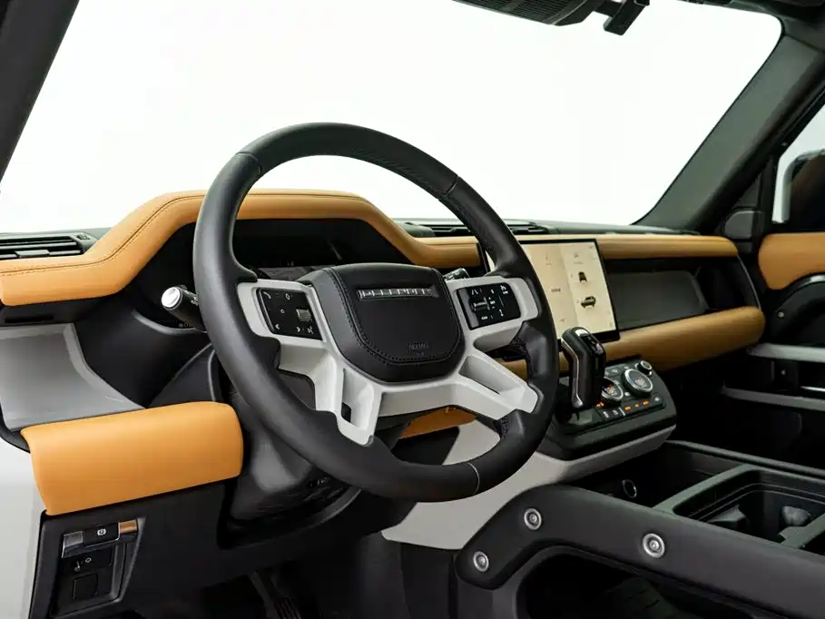 Land Rover Defender 2023 Model 90 2.0T P300 X-DYNAMIC HSE фото 18