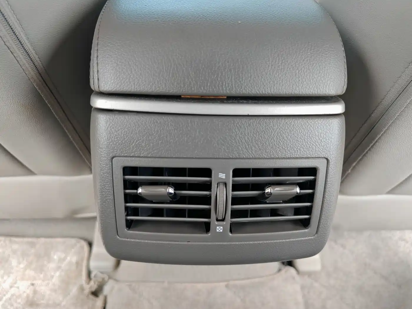 Toyota Camry 2013 200E Classic Elite Edition фото 13