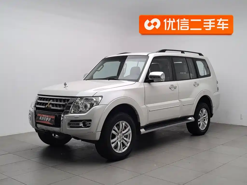 Mitsubishi Pajero (Import)