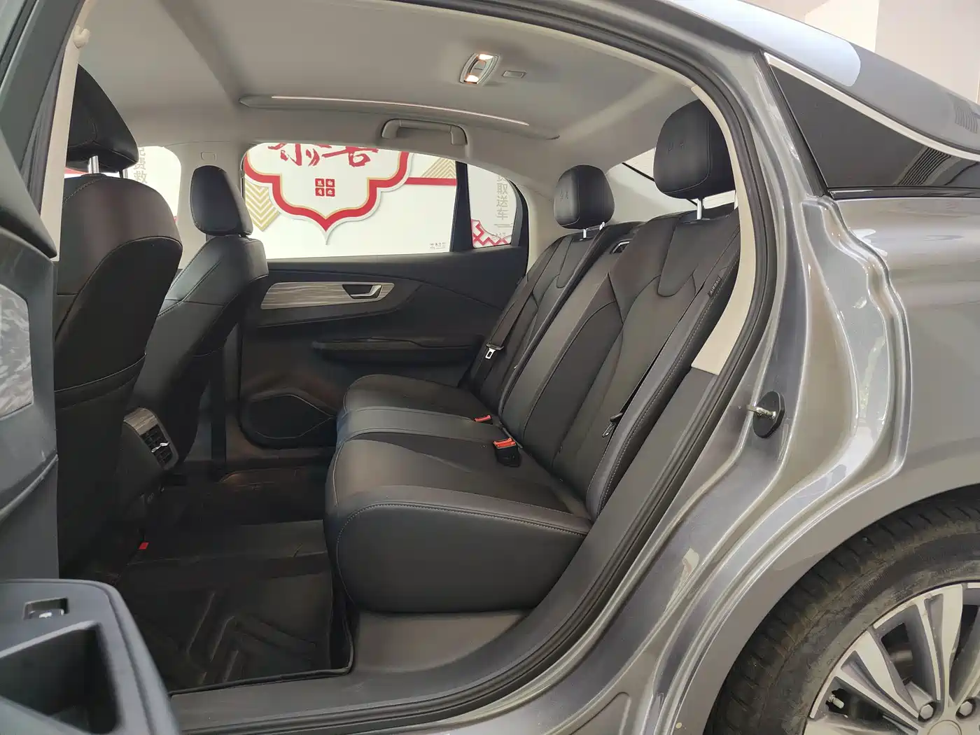 Hongqi E-QM5 2023 560km PLUS фото 11