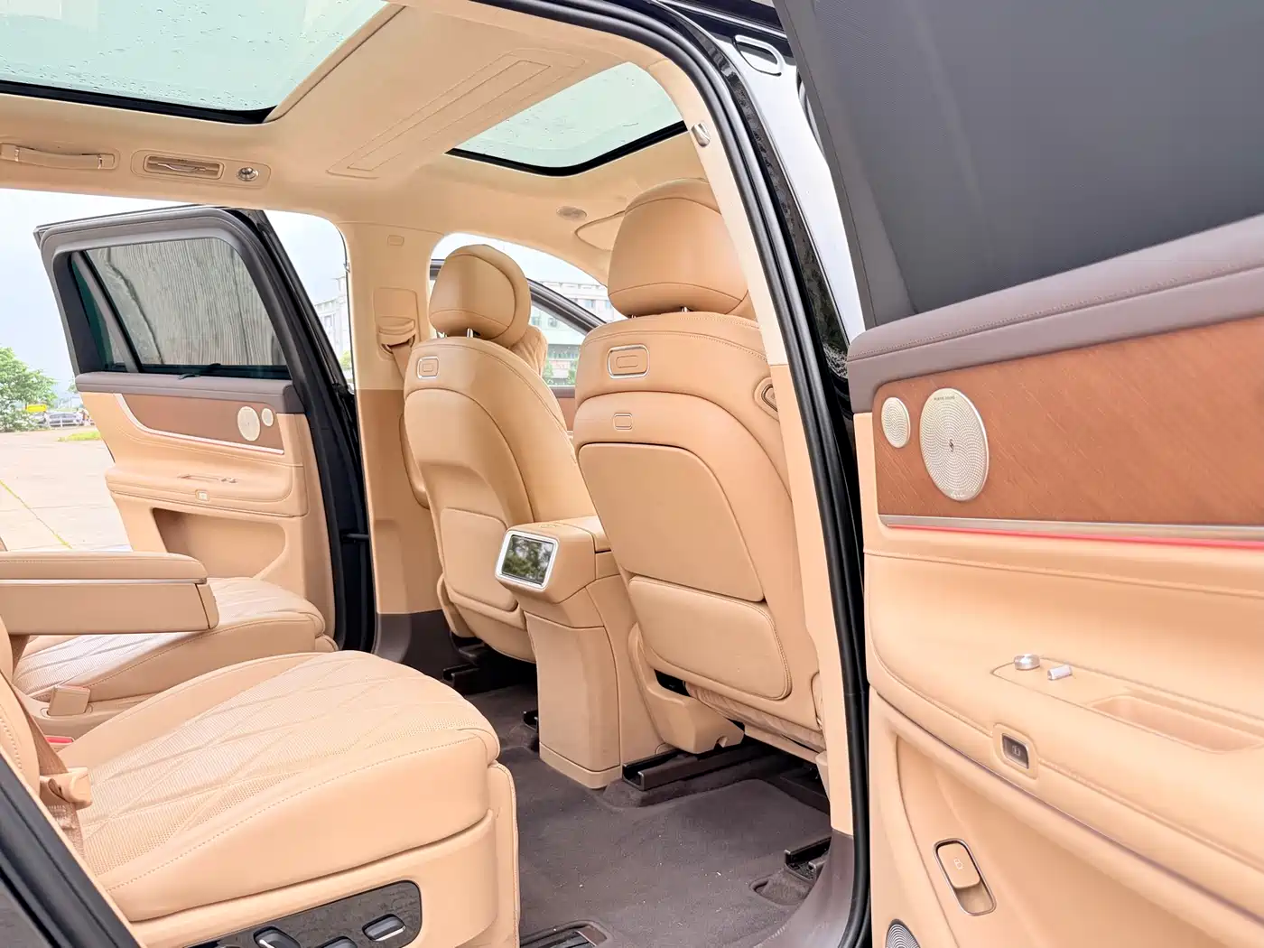 AITO Wenjie AITO M9 2025 Extended Range Ultra 52kWh 6-Seater фото 18