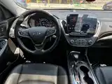 Photo 14 - Chevrolet Malibu XL
