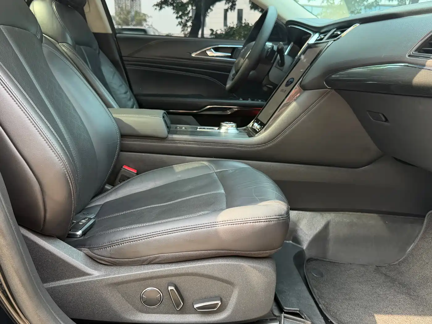 Фото 12 - Ford Taurus