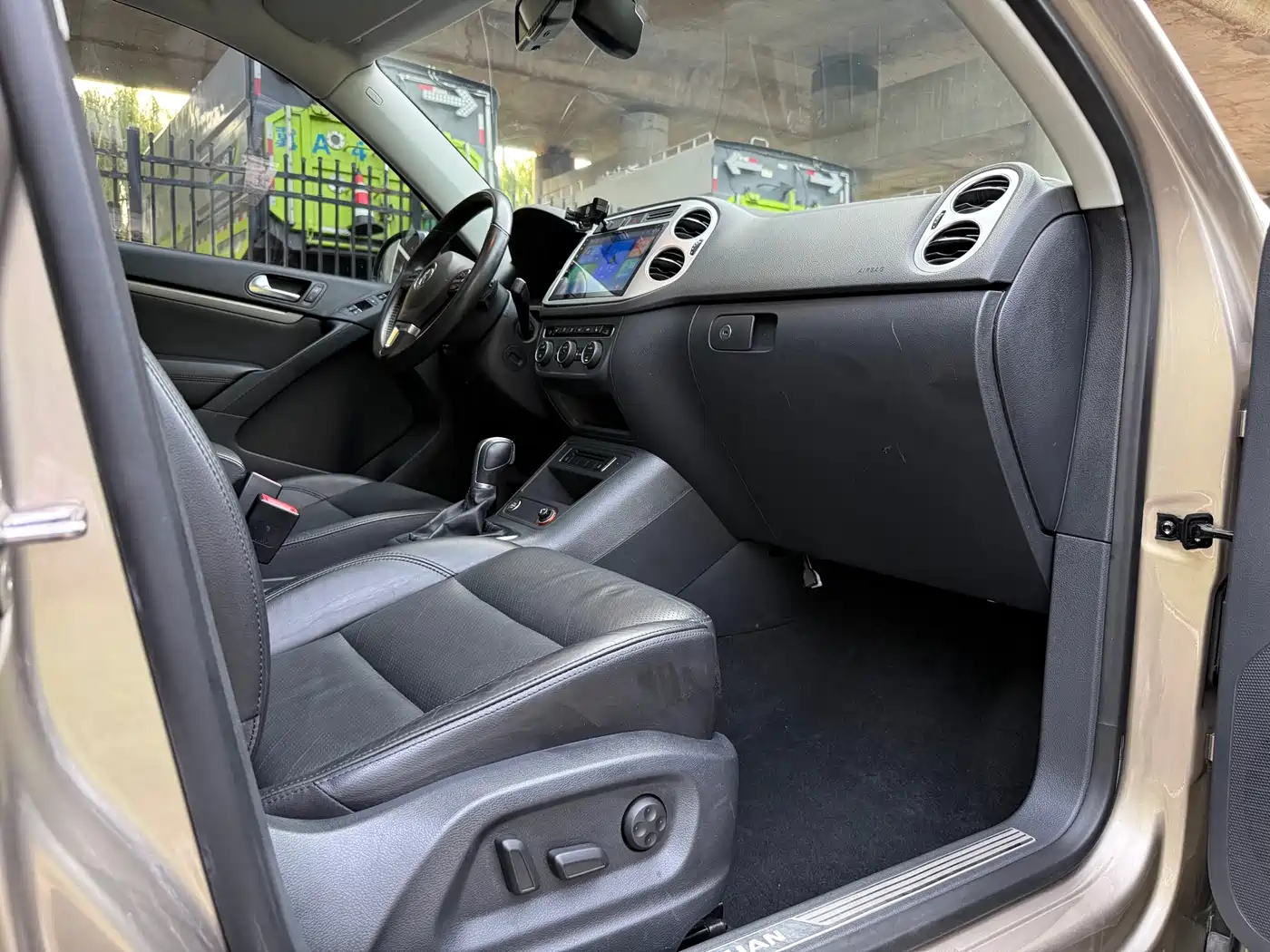 Volkswagen Tiguan 2015 1.8TSI Automatic 2WD Highline фото 9