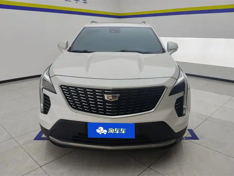CADILLAC XT4