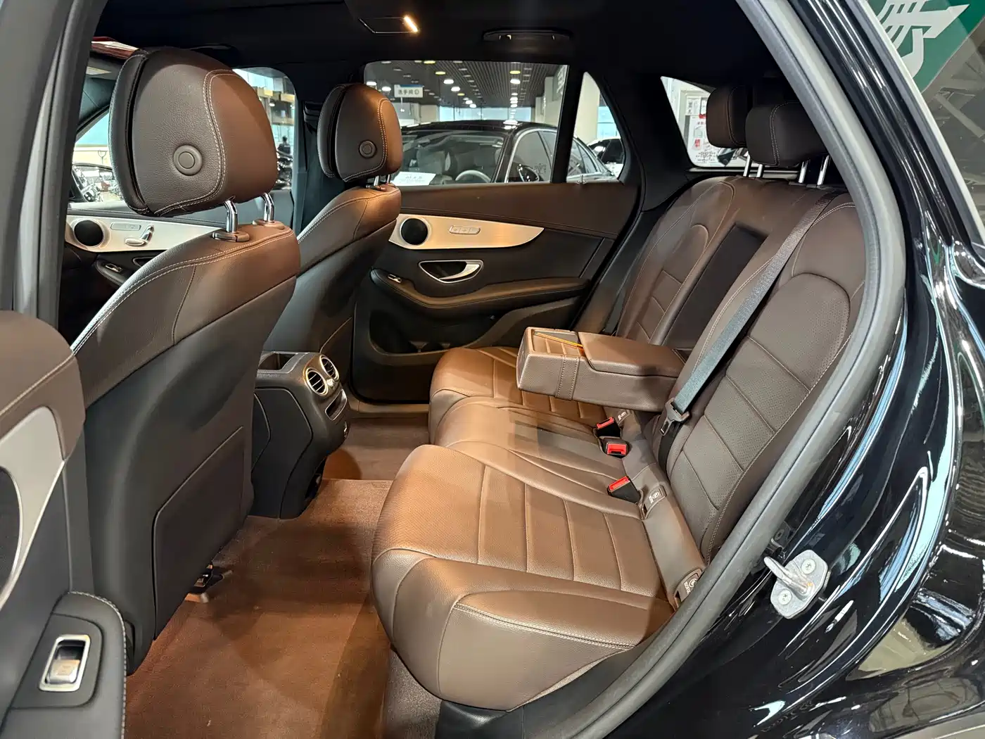 Mercedes-Benz GLC 2022 Model GLC 260 L 4MATIC Dynamic Edition фото 6