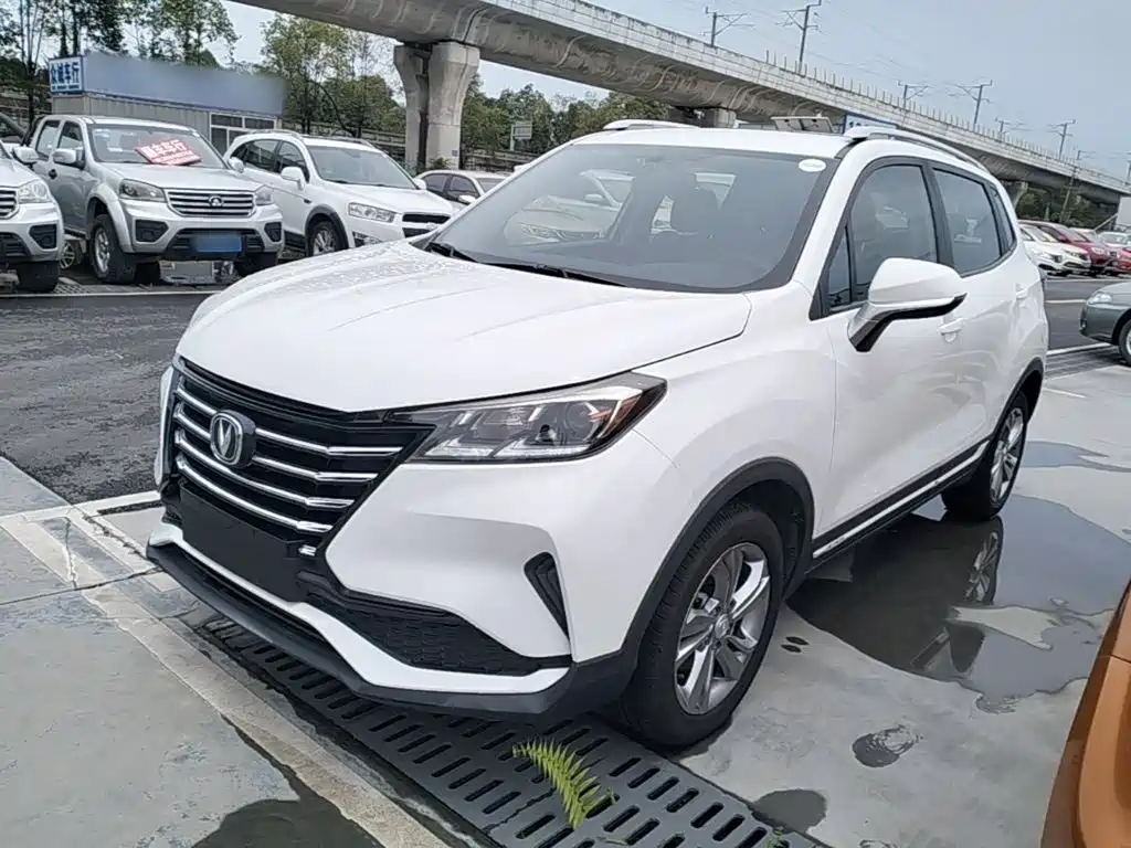 Фото 2 - Changan CS15