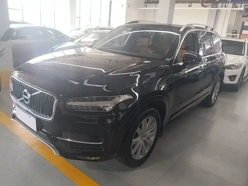 Photo 2 - Volvo XC90
